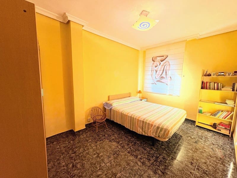 5 bedroom Townhouse for sale in L'Olleria with garage - € 140,000 (Ref: 10008812)