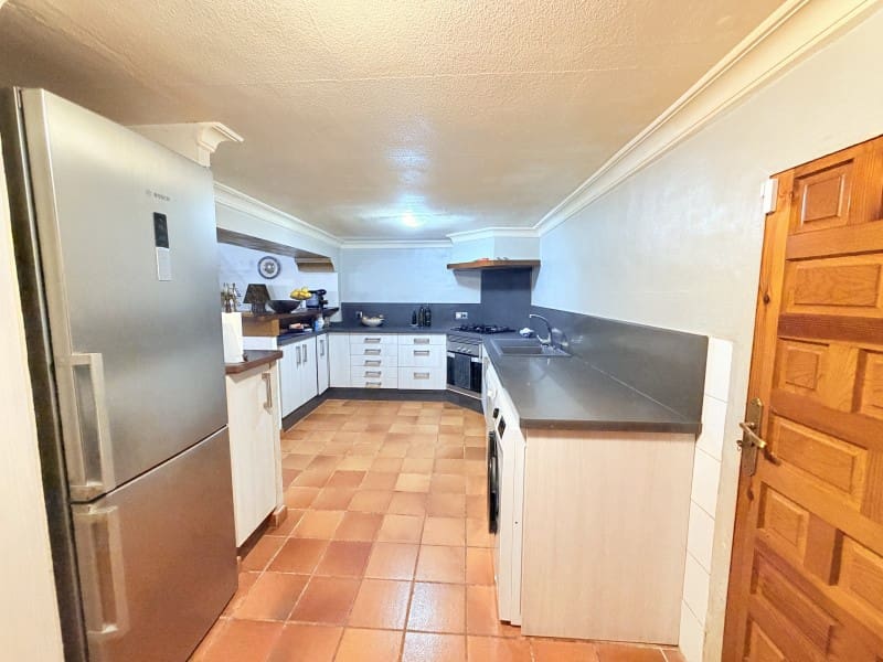 7 Zimmer Villa zu verkaufen in Valencia Stadt mit Pool Garage - 395.000 € (Ref: 10031664)