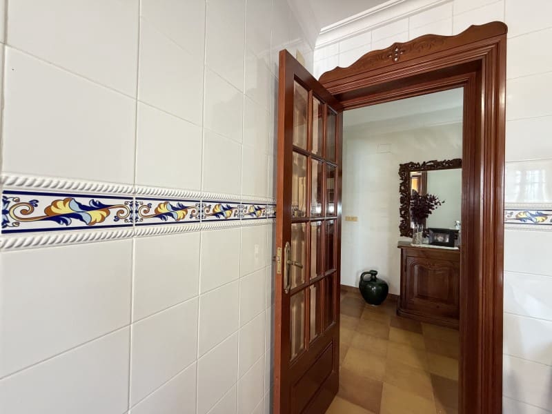 7 Zimmer Villa zu verkaufen in Valencia Stadt mit Pool Garage - 395.000 € (Ref: 10031664)