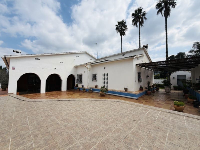 7 Zimmer Villa zu verkaufen in Valencia Stadt mit Pool Garage - 395.000 € (Ref: 10031664)