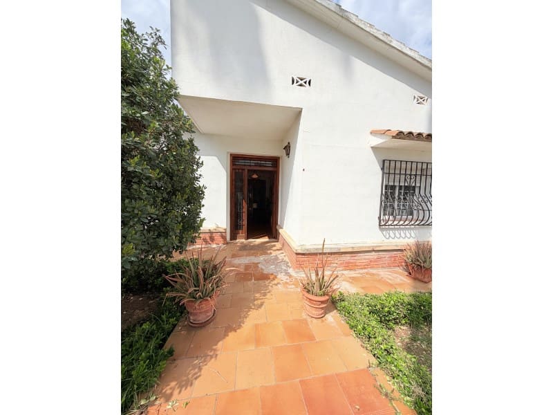 7 Zimmer Villa zu verkaufen in Valencia Stadt mit Pool Garage - 395.000 € (Ref: 10031664)
