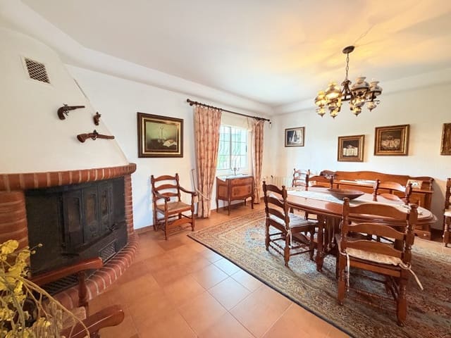 7 bedroom Villa for sale in El saler, Valencia city with pool garage - € 395,000 (Ref: 10031664)