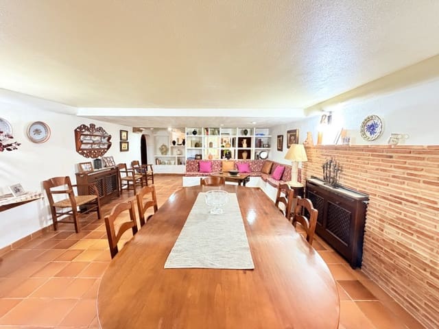 7 bedroom Villa for sale in El saler, Valencia city with pool garage - € 395,000 (Ref: 10031664)
