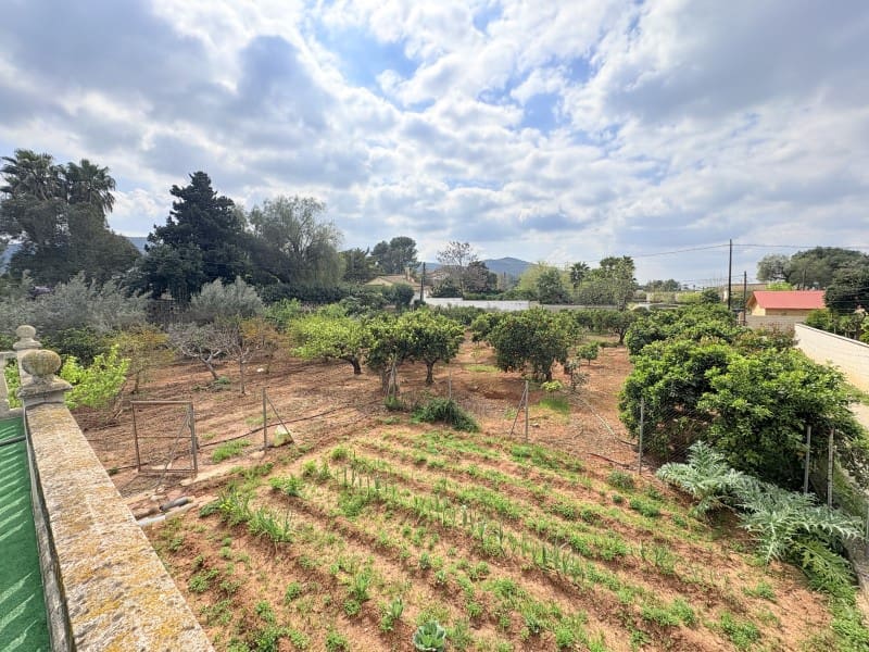 7 Zimmer Villa zu verkaufen in Valencia Stadt mit Pool Garage - 395.000 € (Ref: 10031664)