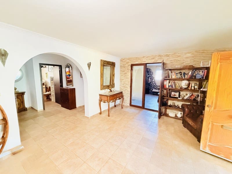 6 quarto Moradia para venda em Canals com piscina garagem - 350 000 € (Ref: 10058768)