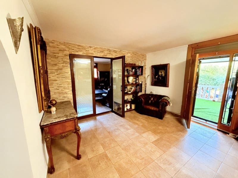 6 quarto Moradia para venda em Canals com piscina garagem - 350 000 € (Ref: 10058768)