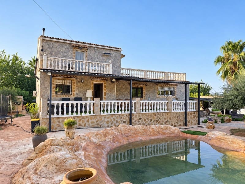 6 quarto Moradia para venda em Canals com piscina garagem - 350 000 € (Ref: 10058768)