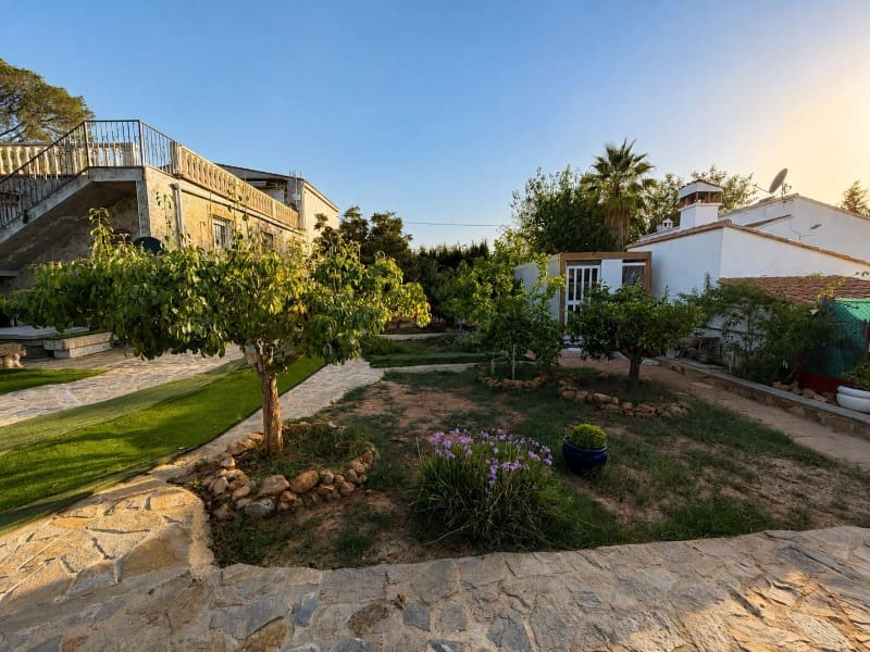 6 quarto Moradia para venda em Canals com piscina garagem - 350 000 € (Ref: 10058768)