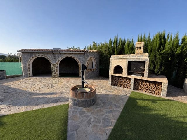6 quarto Moradia para venda em Canals com piscina garagem - 350 000 € (Ref: 10058768)