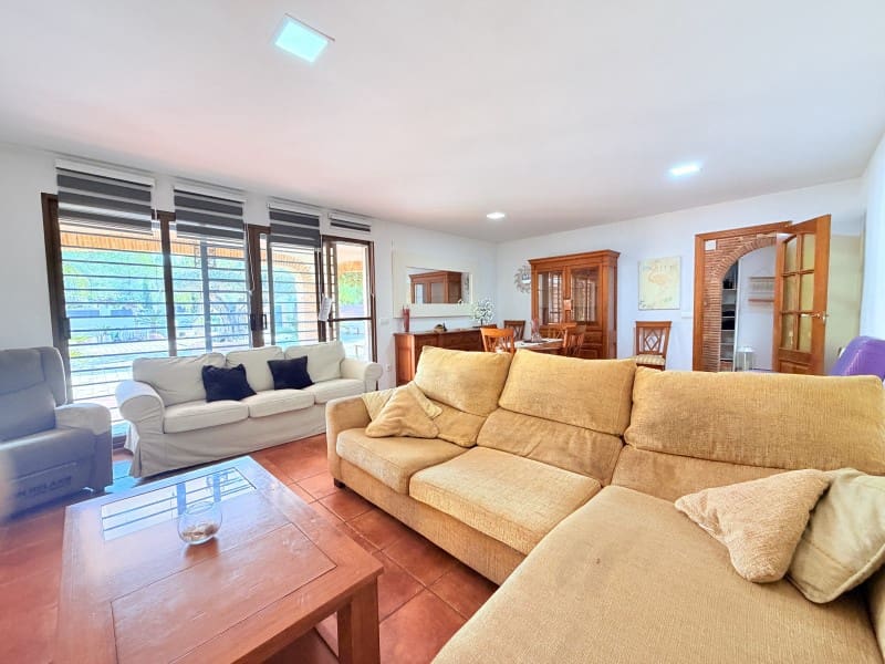 4 quarto Moradia para venda em Canals com piscina garagem - 360 000 € (Ref: 10161241)