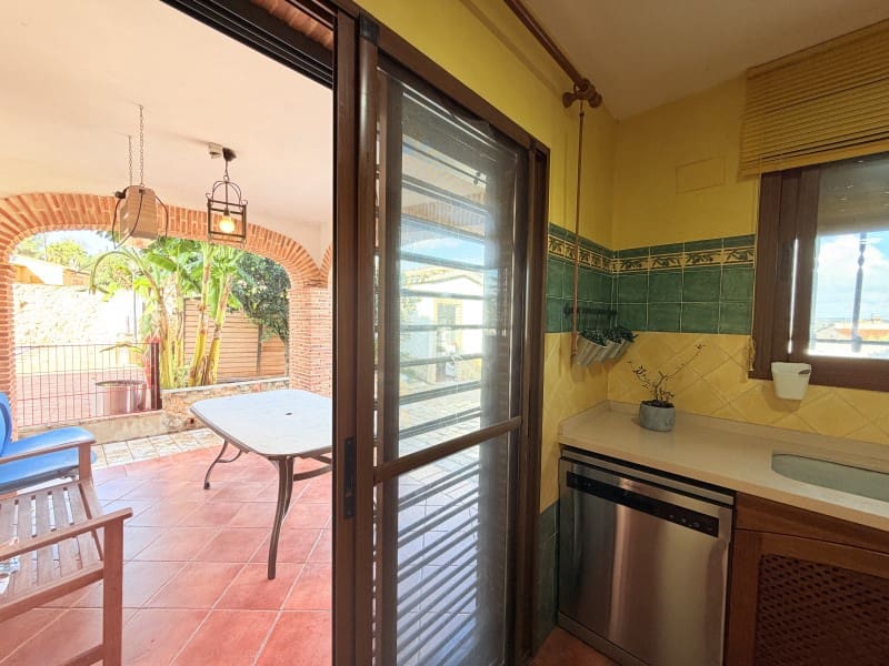 4 quarto Moradia para venda em Canals com piscina garagem - 360 000 € (Ref: 10161241)