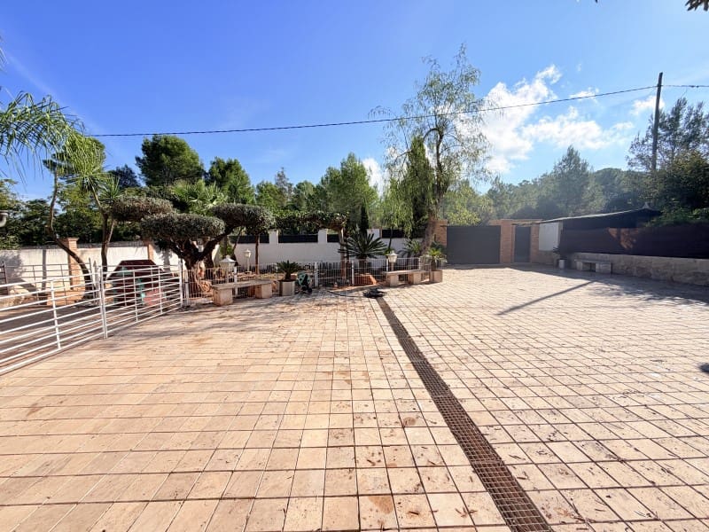 4 quarto Moradia para venda em Canals com piscina garagem - 360 000 € (Ref: 10161241)