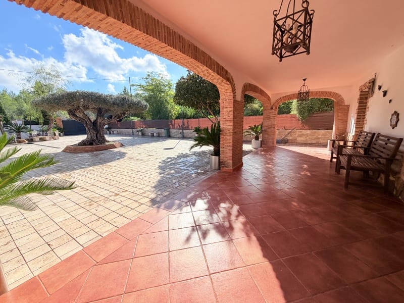 4 quarto Moradia para venda em Canals com piscina garagem - 360 000 € (Ref: 10161241)