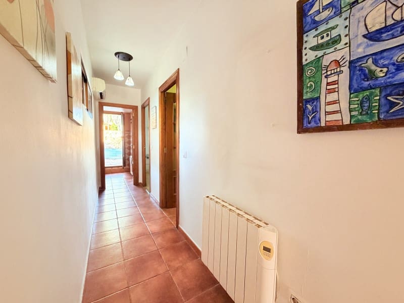4 quarto Moradia para venda em Canals com piscina garagem - 360 000 € (Ref: 10161241)