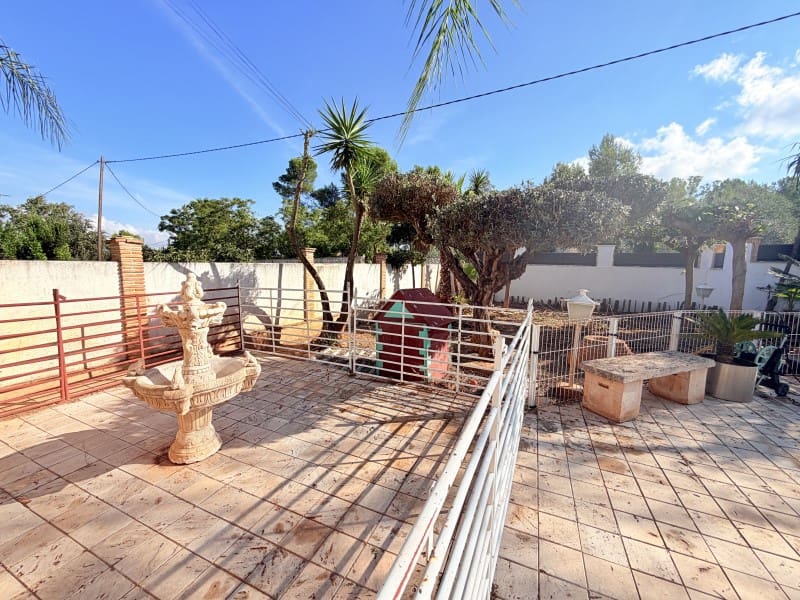 4 quarto Moradia para venda em Canals com piscina garagem - 360 000 € (Ref: 10161241)