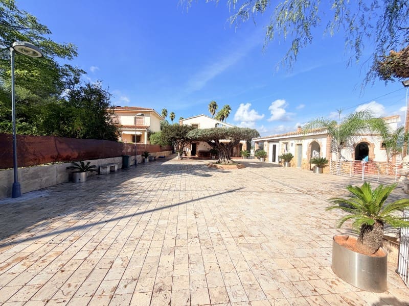 4 quarto Moradia para venda em Canals com piscina garagem - 360 000 € (Ref: 10161241)