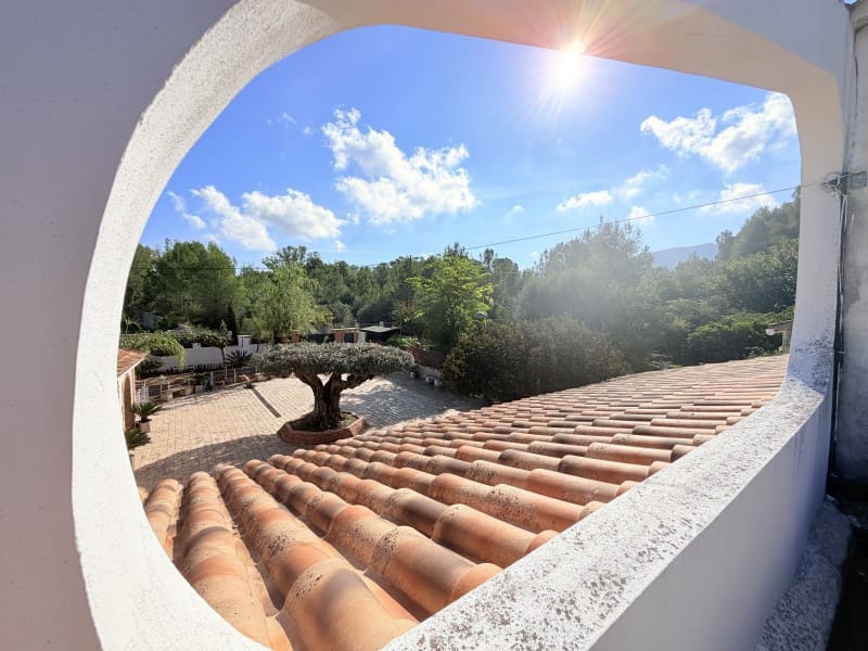 4 quarto Moradia para venda em Canals com piscina garagem - 360 000 € (Ref: 10161241)