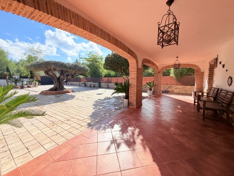 4 quarto Moradia para venda em Canals com piscina garagem - 360 000 € (Ref: 10161241)