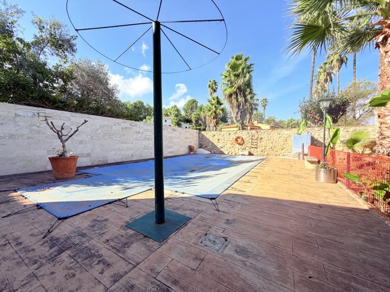 4 quarto Moradia para venda em Canals com piscina garagem - 360 000 € (Ref: 10161241)