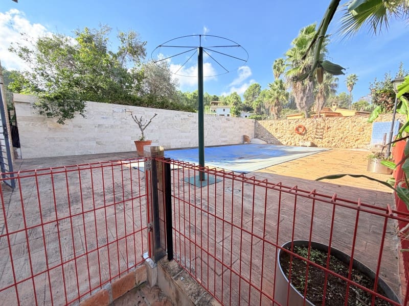 4 quarto Moradia para venda em Canals com piscina garagem - 360 000 € (Ref: 10161241)
