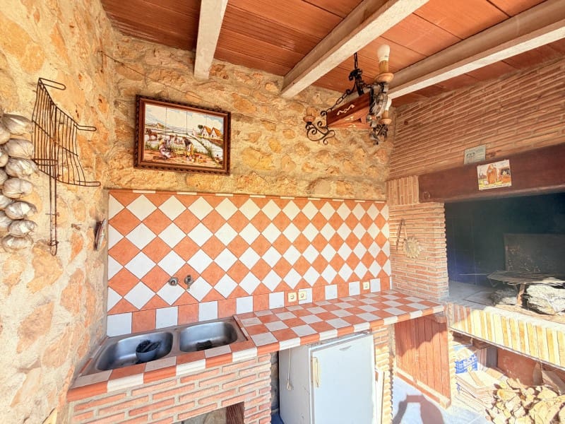 4 quarto Moradia para venda em Canals com piscina garagem - 360 000 € (Ref: 10161241)