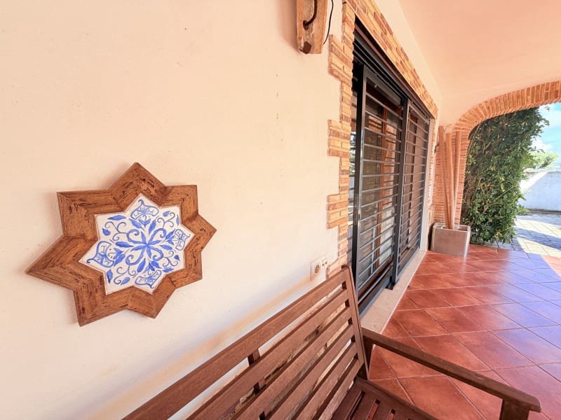 4 quarto Moradia para venda em Canals com piscina garagem - 360 000 € (Ref: 10161241)