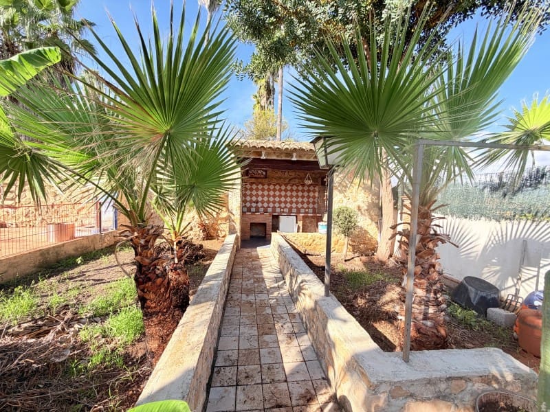 4 quarto Moradia para venda em Canals com piscina garagem - 360 000 € (Ref: 10161241)