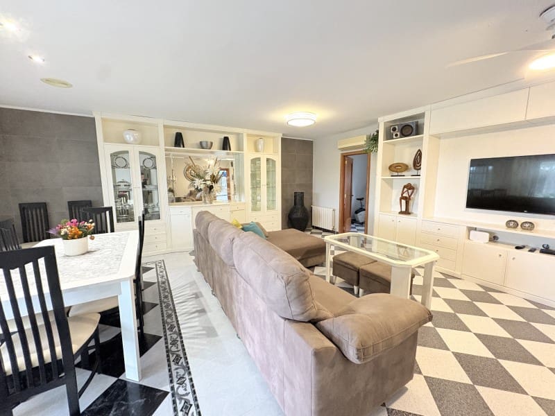 5 bedroom Villa for sale in Alberic with pool garage - € 349,900 (Ref: 10166339)
