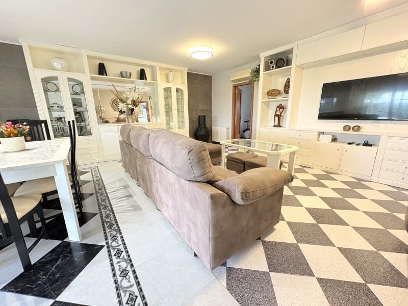 5 bedroom Villa for sale in Alberic with pool garage - € 349,900 (Ref: 10166339)