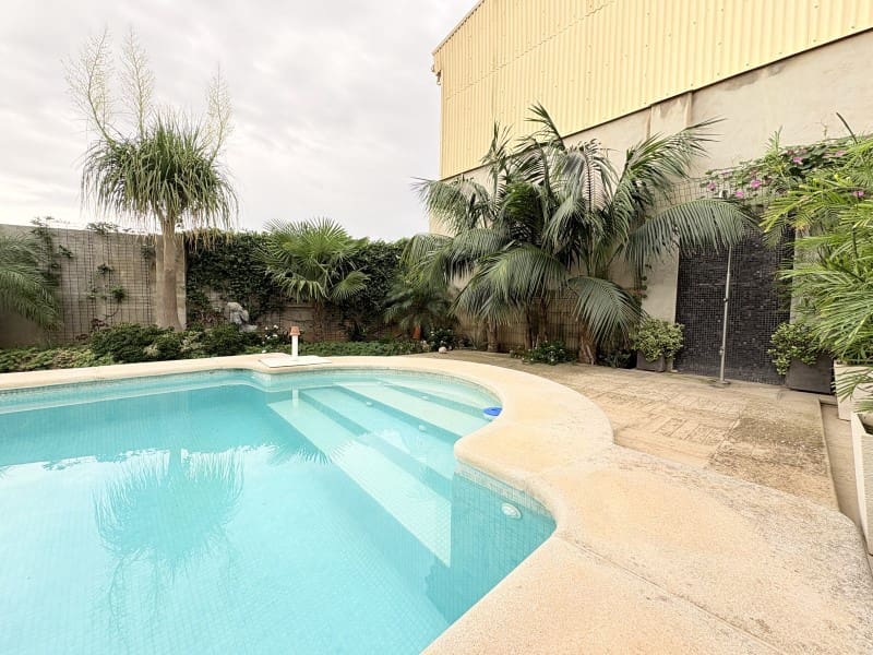 5 bedroom Villa for sale in Alberic with pool garage - € 349,900 (Ref: 10166339)