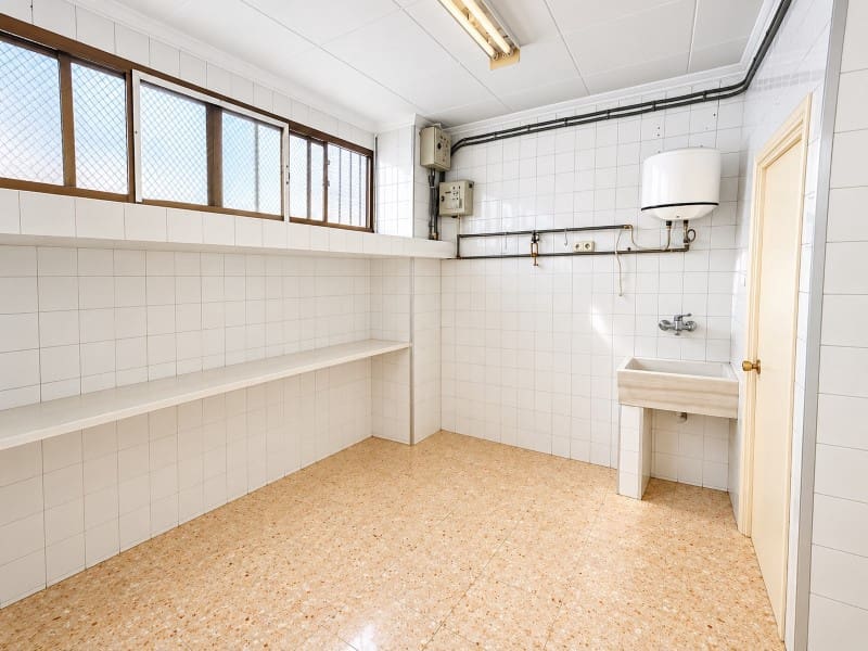 Komercyjne na sprzedaż w Canals - 180 000 € (Ref: 10173807)