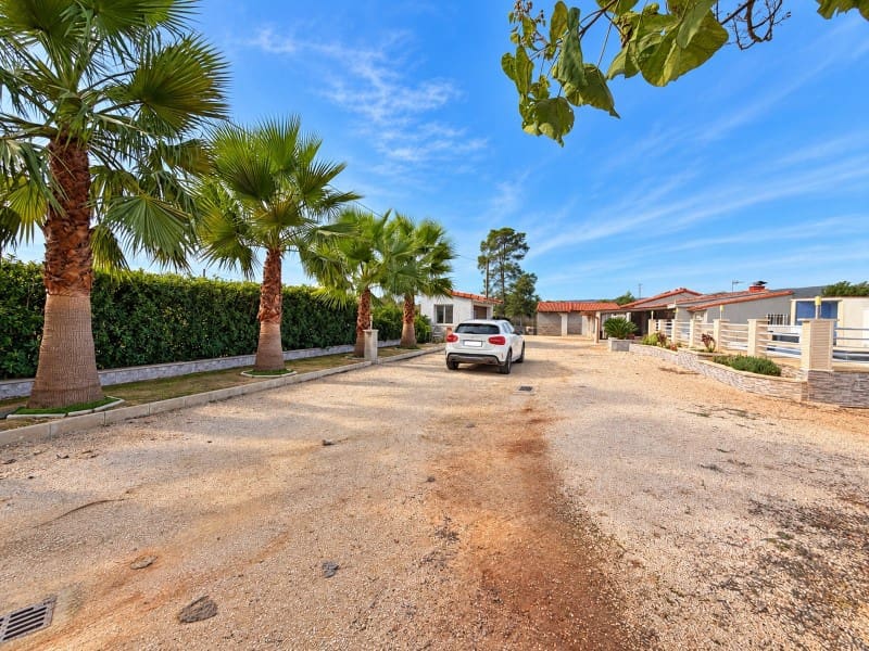 2 sovrum Villa till salu i Canals med pool garage - 160 000 € (Ref: 10174540)