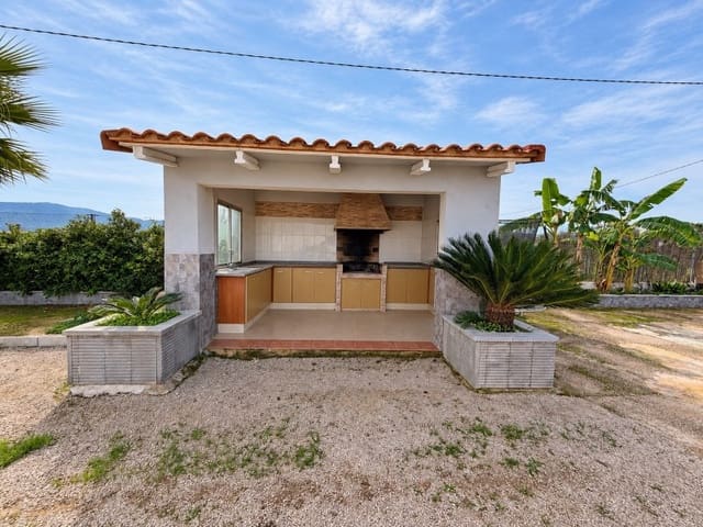 Chalet de 2 habitaciones en Canals en venta con piscina garaje - 160.000 € (Ref: 10174540)