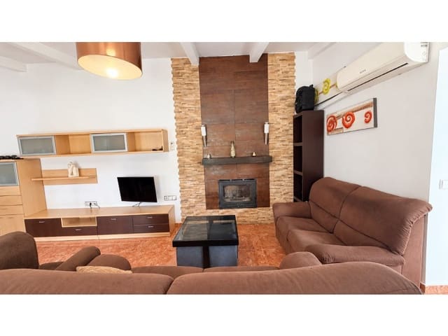 Chalet de 2 habitaciones en Canals en venta con piscina garaje - 160.000 € (Ref: 10174540)