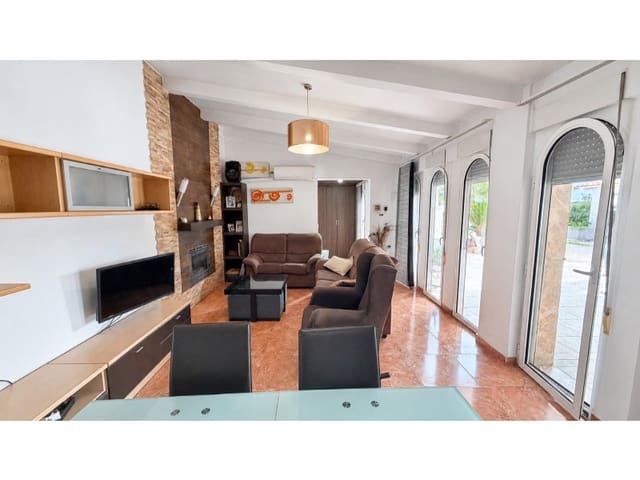 Chalet de 2 habitaciones en Canals en venta con piscina garaje - 160.000 € (Ref: 10174540)