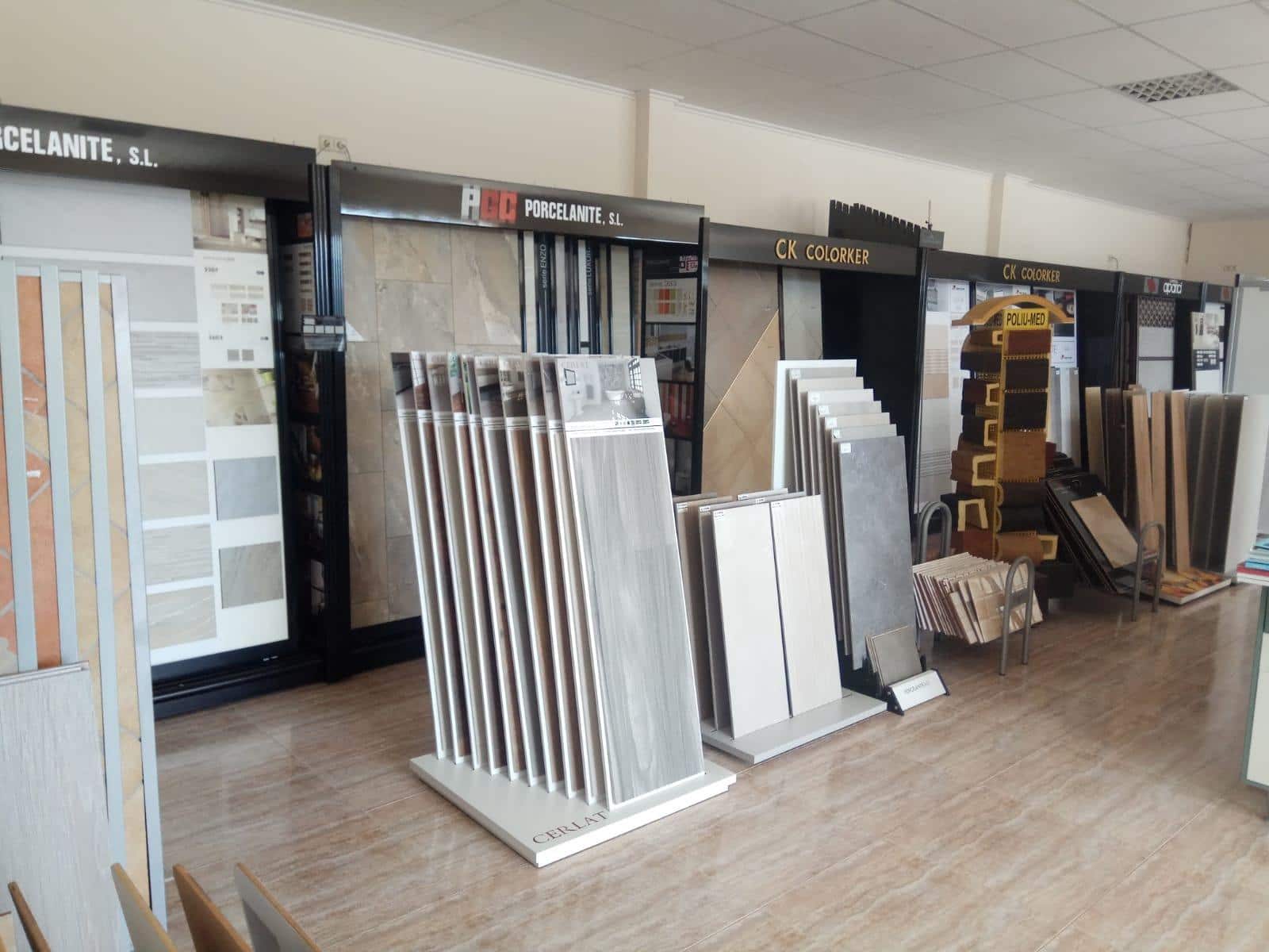 Virksomhed til salg i Aielo de Malferit - € 700.000 (Ref: 7707980)