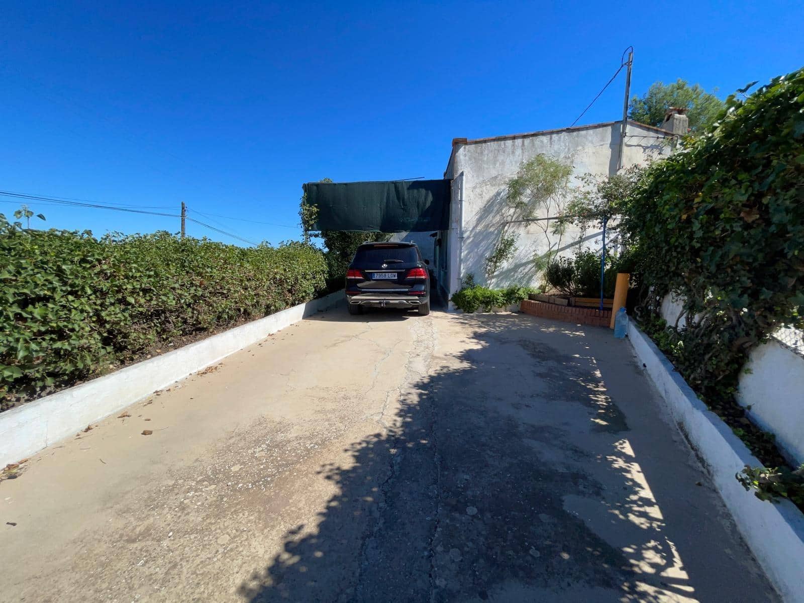 4 soveværelse Finca/Landehus til salg i Alzira med swimmingpool - € 250.000 (Ref: 8572454)