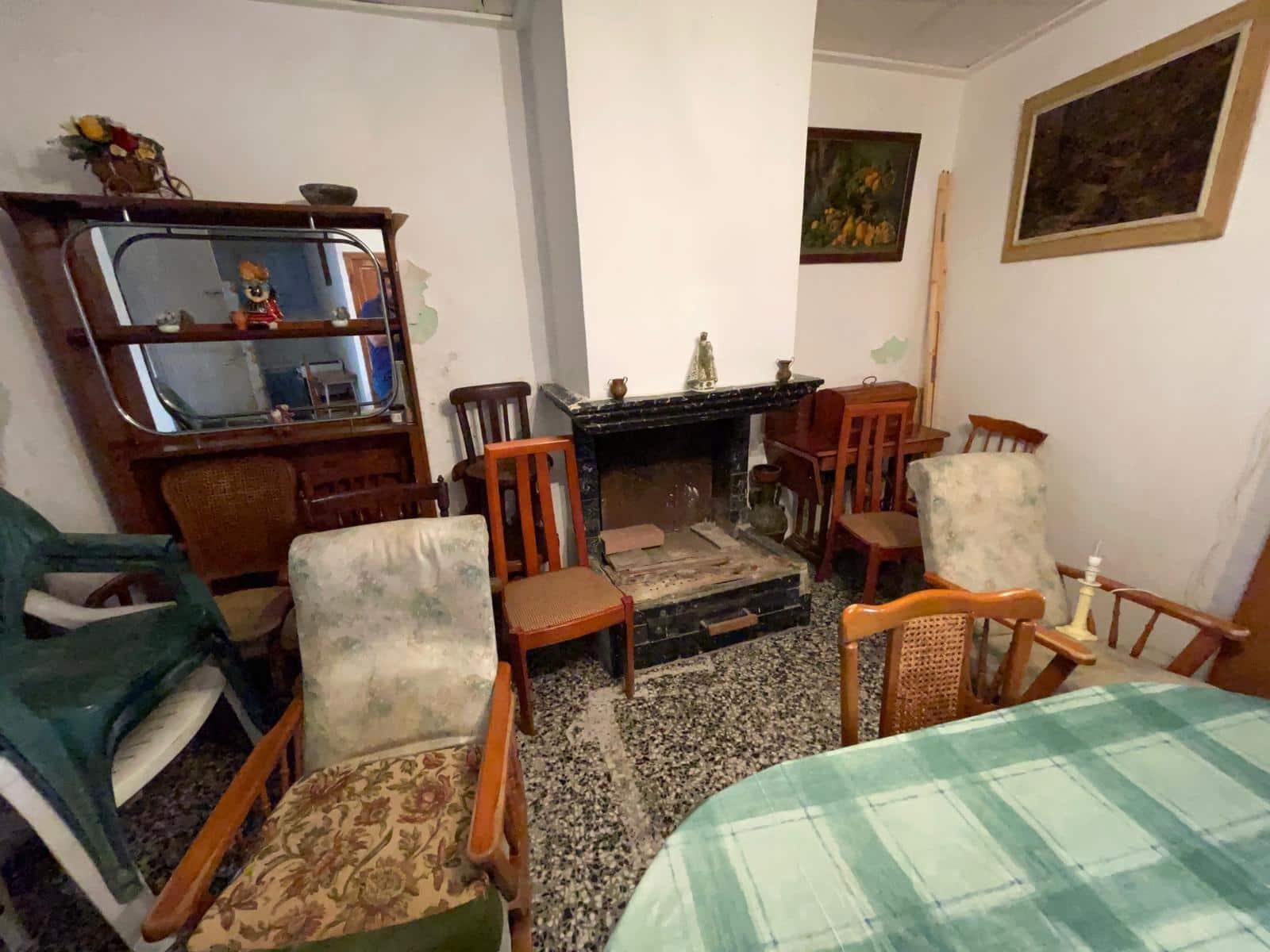 4 soveværelse Finca/Landehus til salg i Alzira med swimmingpool - € 250.000 (Ref: 8572454)