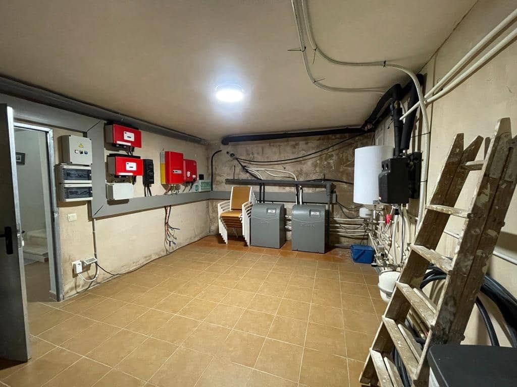 5 soveværelse Villa til salg i Balones med swimmingpool - € 495.000 (Ref: 8767151)