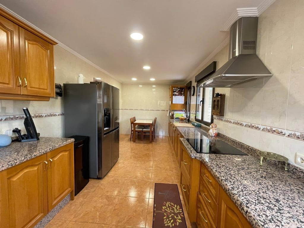 5 soveværelse Villa til salg i Balones med swimmingpool - € 495.000 (Ref: 8767151)