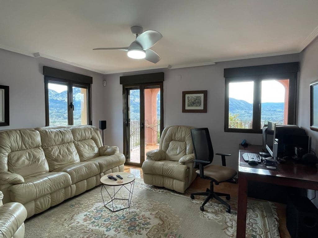 5 soveværelse Villa til salg i Balones med swimmingpool - € 495.000 (Ref: 8767151)