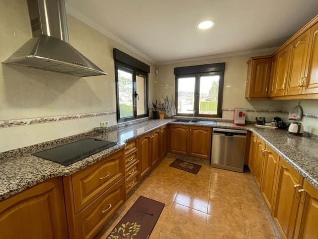 5 Zimmer Villa zu verkaufen in Balones mit Pool - 495.000 € (Ref: 8767151)