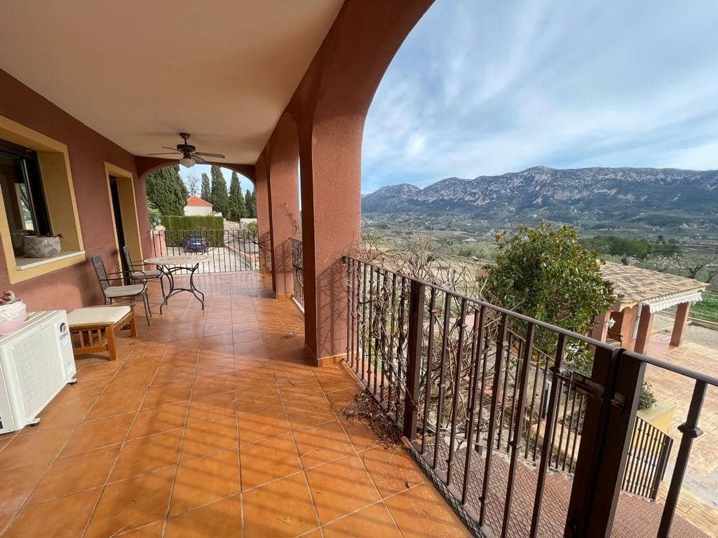 5 soveværelse Villa til salg i Balones med swimmingpool - € 495.000 (Ref: 8767151)