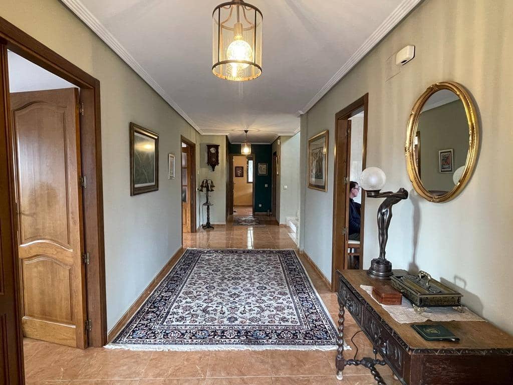 5 soveværelse Villa til salg i Balones med swimmingpool - € 495.000 (Ref: 8767151)