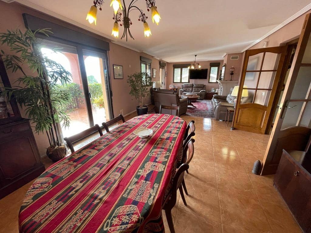 5 soveværelse Villa til salg i Balones med swimmingpool - € 495.000 (Ref: 8767151)