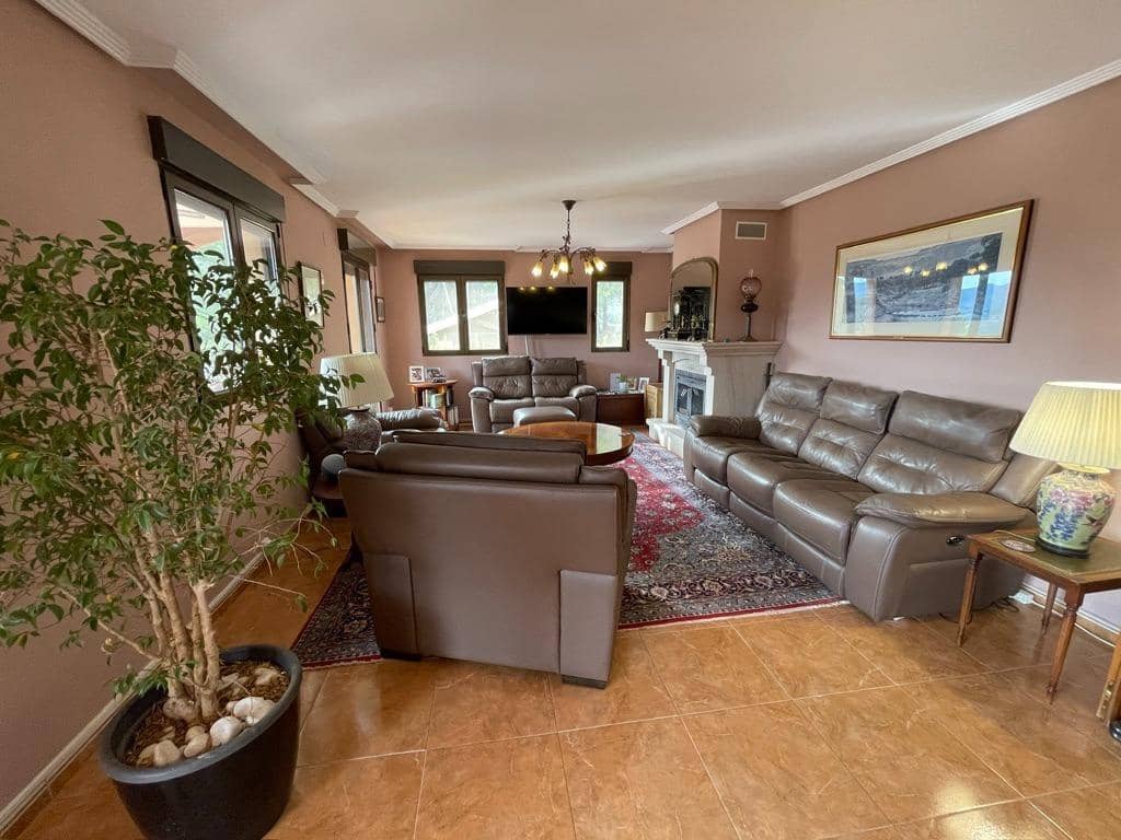 5 soveværelse Villa til salg i Balones med swimmingpool - € 495.000 (Ref: 8767151)