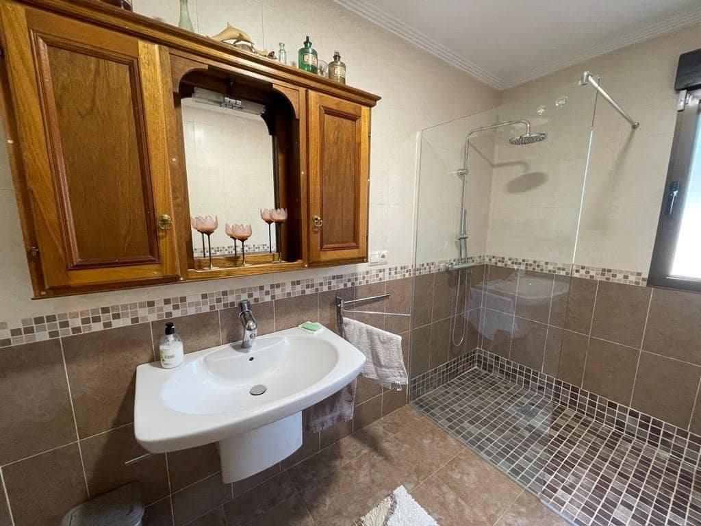 5 soveværelse Villa til salg i Balones med swimmingpool - € 495.000 (Ref: 8767151)