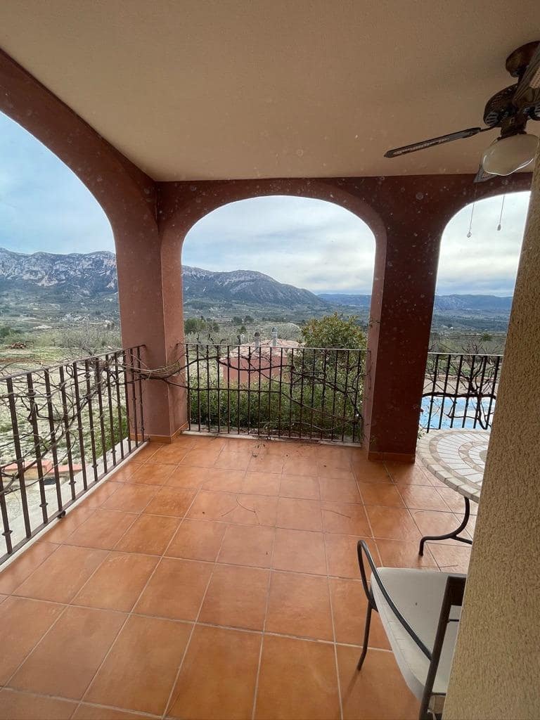 5 soveværelse Villa til salg i Balones med swimmingpool - € 495.000 (Ref: 8767151)