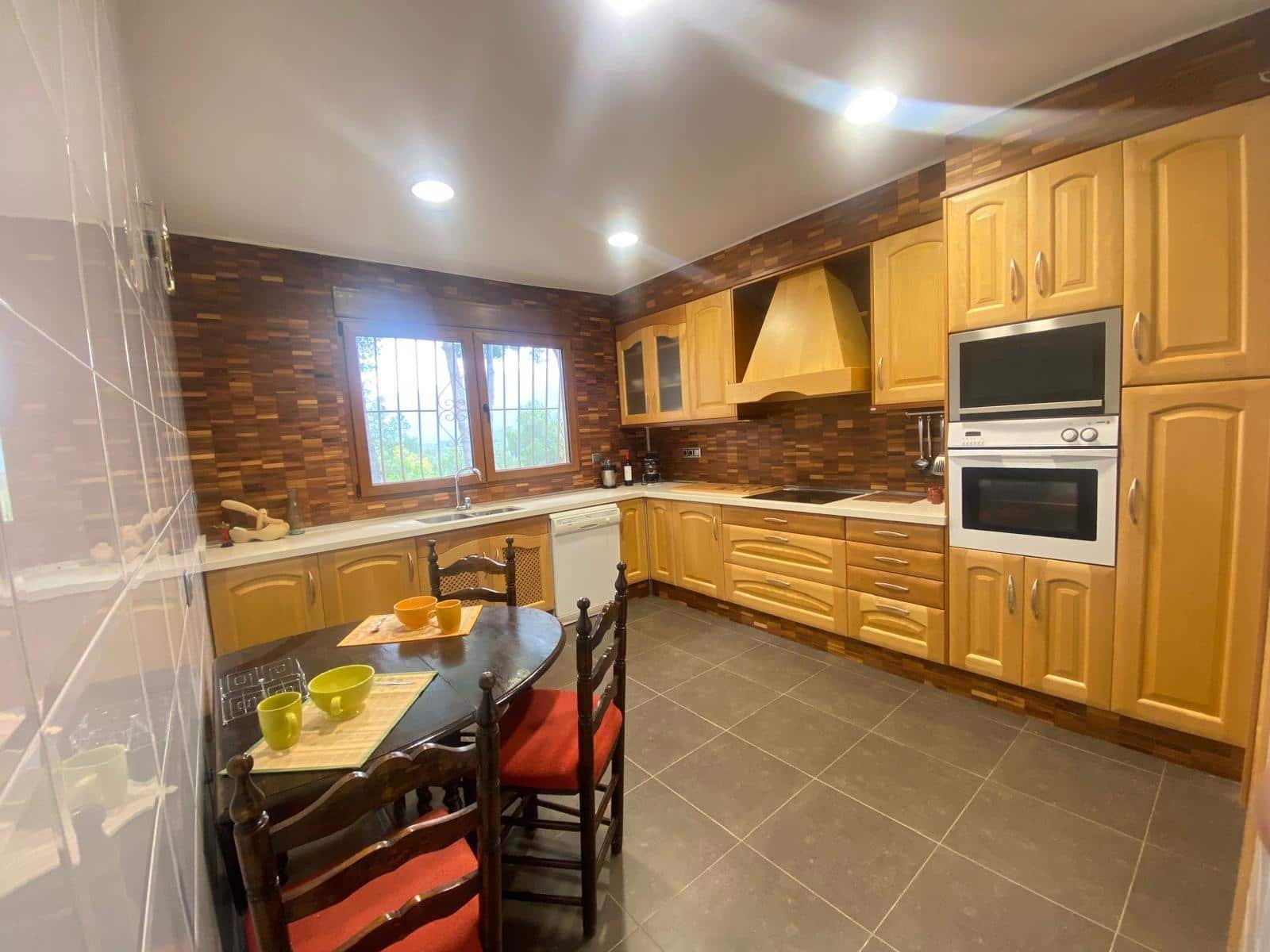 4 soveværelse Villa til salg i Muro de Alcoy med swimmingpool garage - € 595.000 (Ref: 8778657)