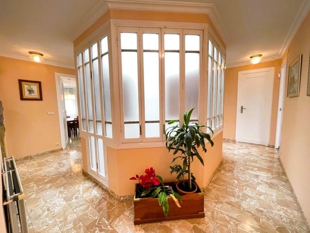 4 bedroom Flat for sale in Cocentaina - € 200,000 (Ref: 8923833)